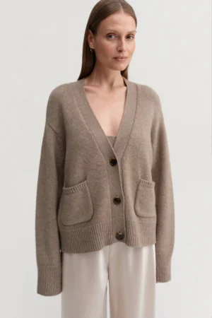 Almada Label - Beja Cardigan Nougat