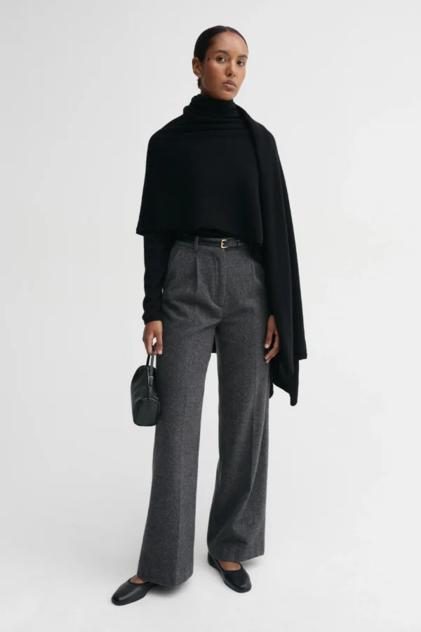 Almada Label - Meja Scarf Black