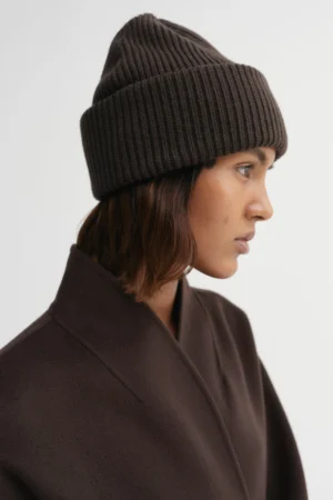 Almada Label - Ruby Beanie Chocolate