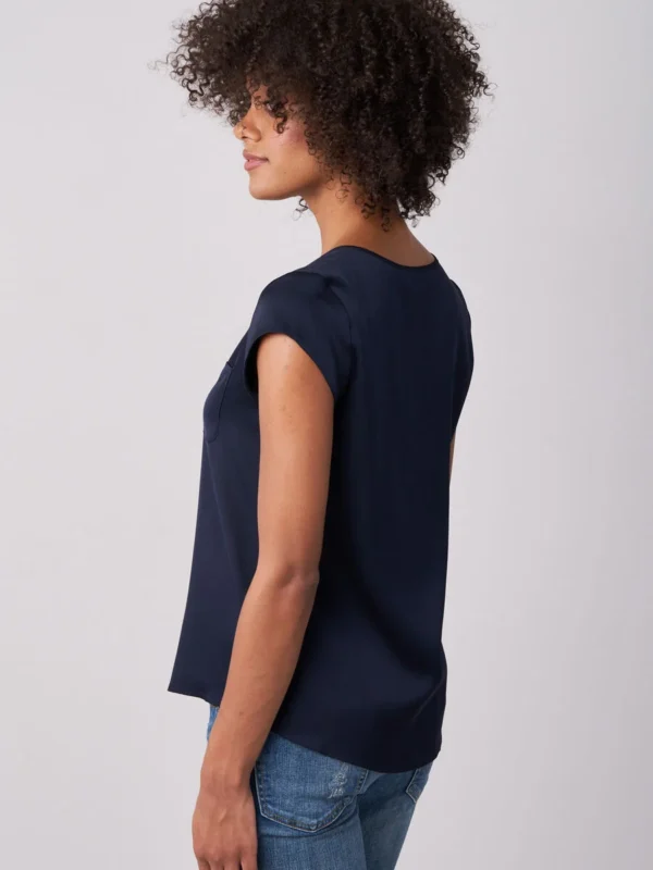 Repeat Cashmere - Short-Sleeved Silk Top With Pocket Navy