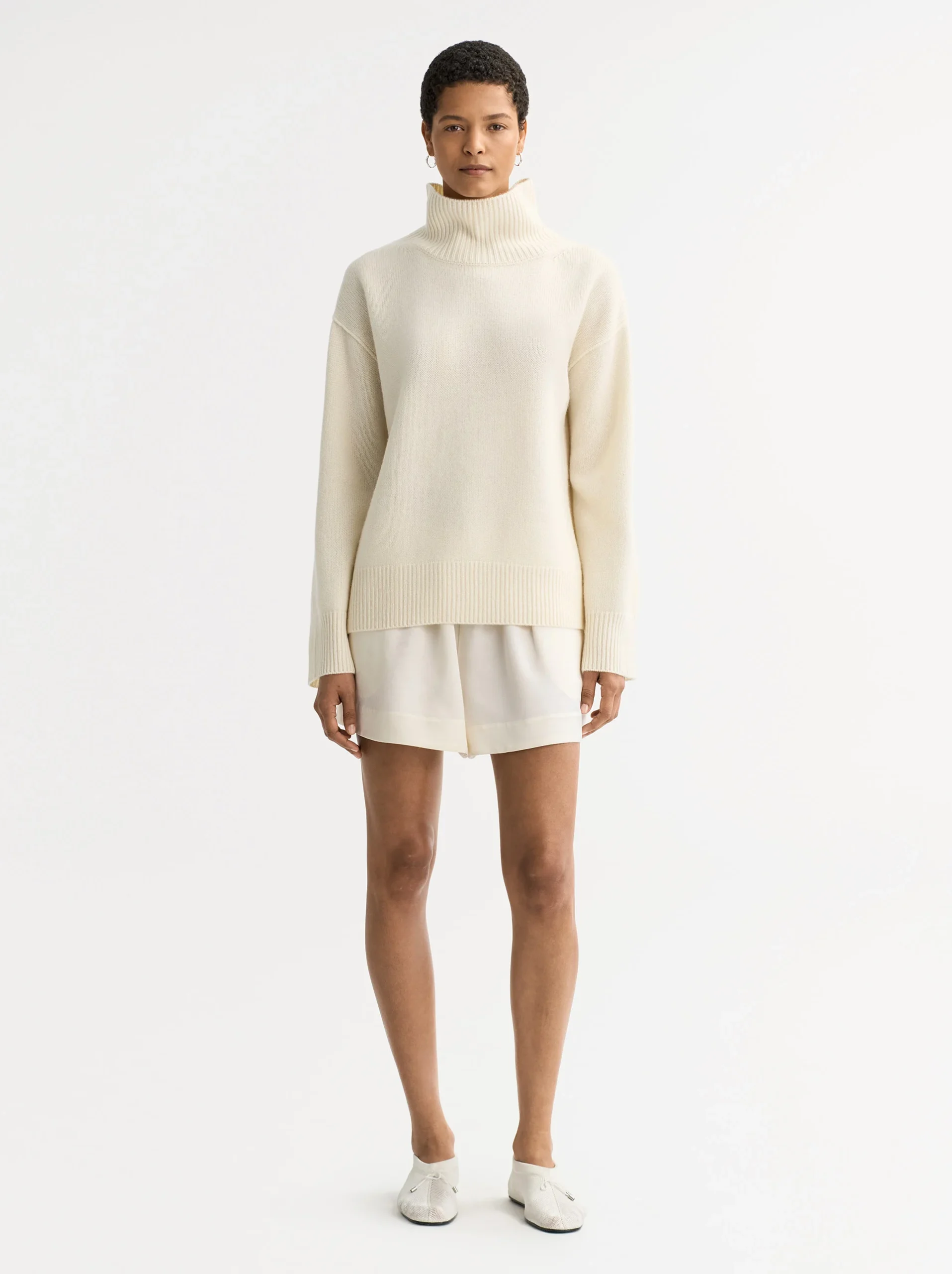 Soft Goat - Boyfriend Turtleneck Feather White