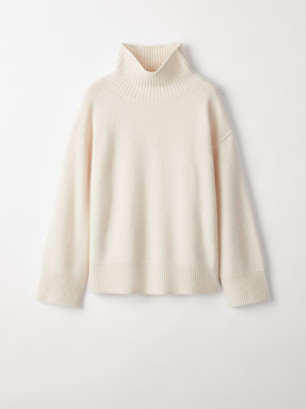 Soft Goat - Boyfriend Turtleneck - Image 8