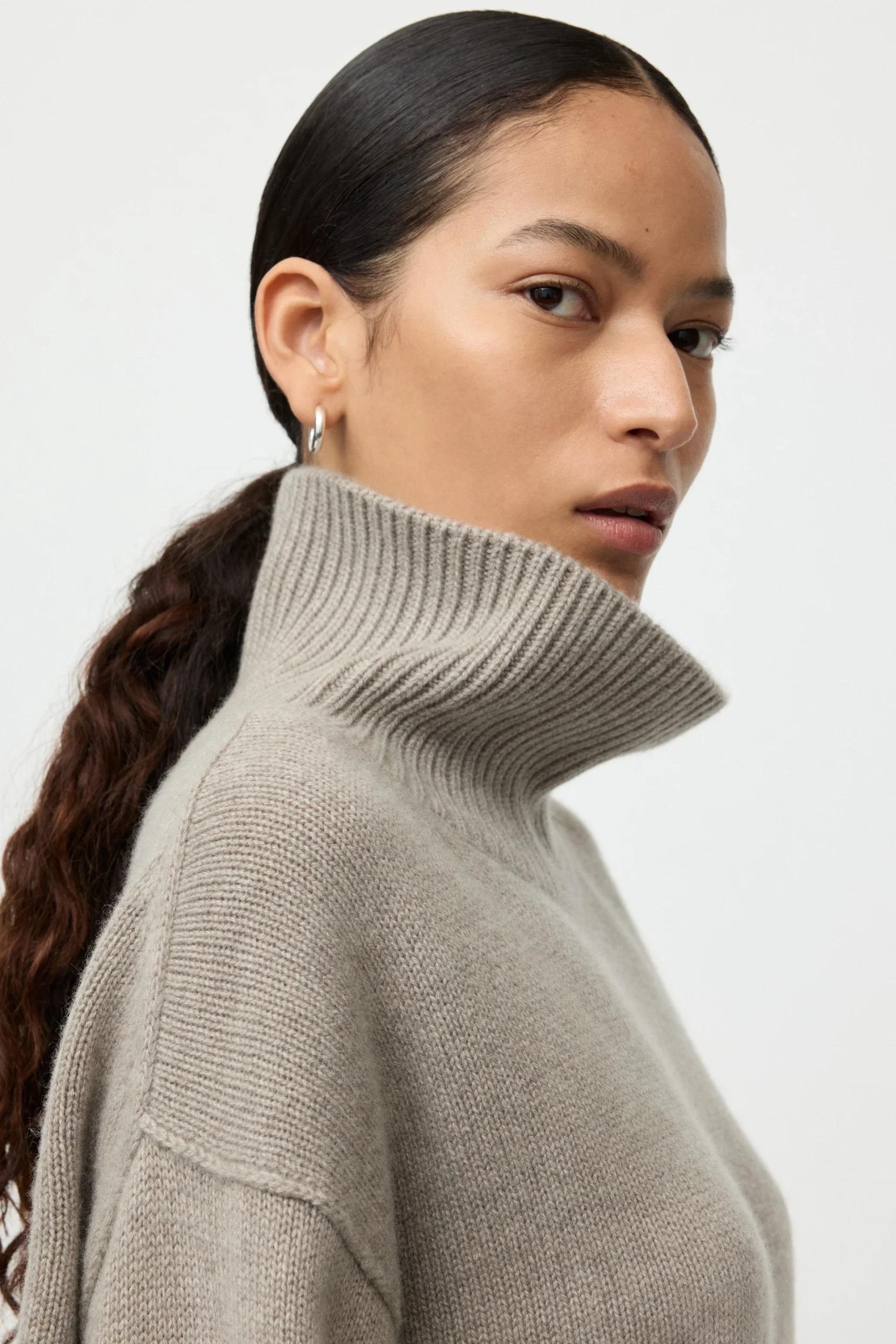 Soft Goat - Boyfriend Turtleneck Greige