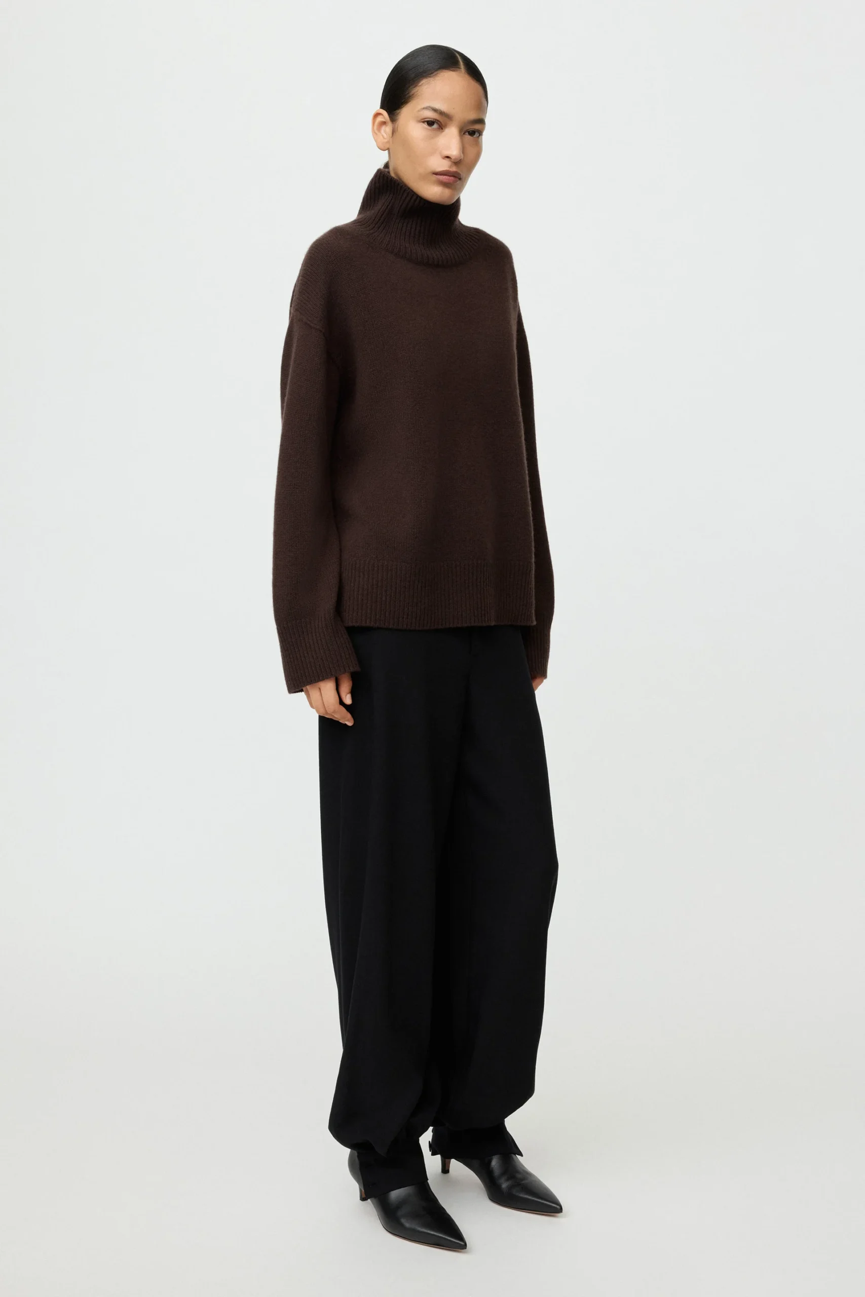 Soft Goat - Boyfriend Turtleneck Mocha