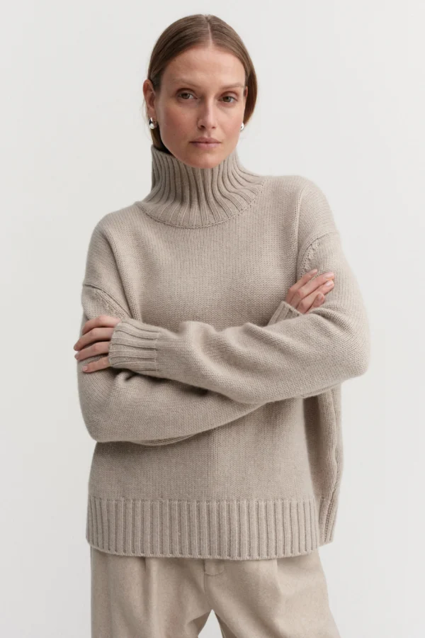 Almada Label - Nola Turtleneck Sweater Taupe