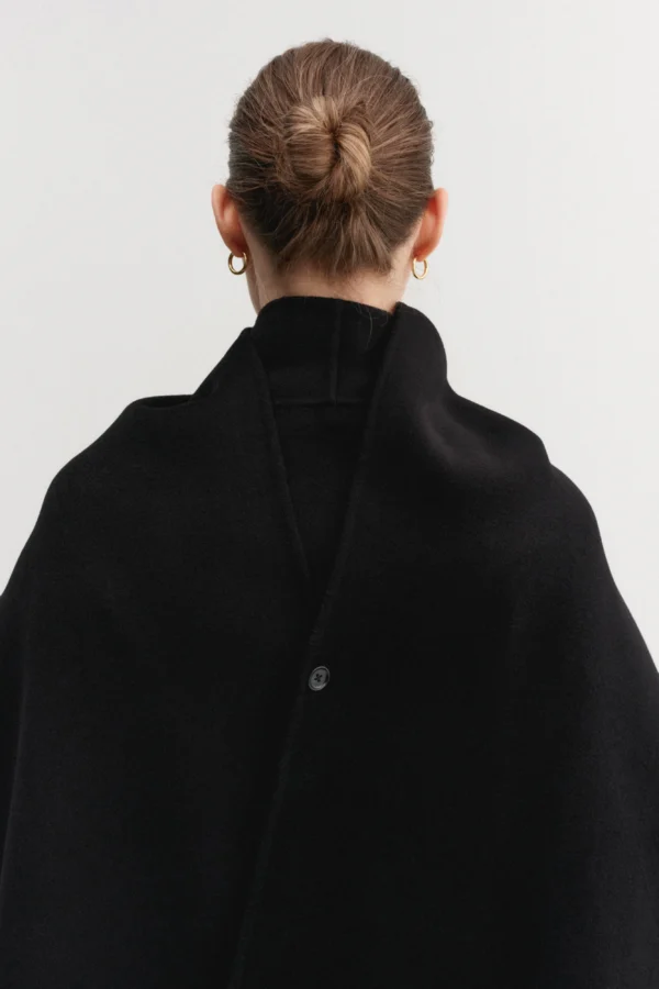 Almada Label - Micha Scarf Black