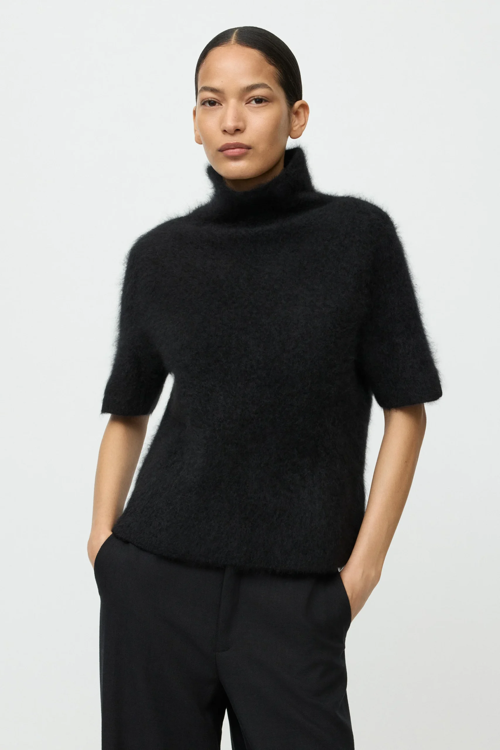 Soft Goat - Brushed Short Sleeve Turtleneck Black