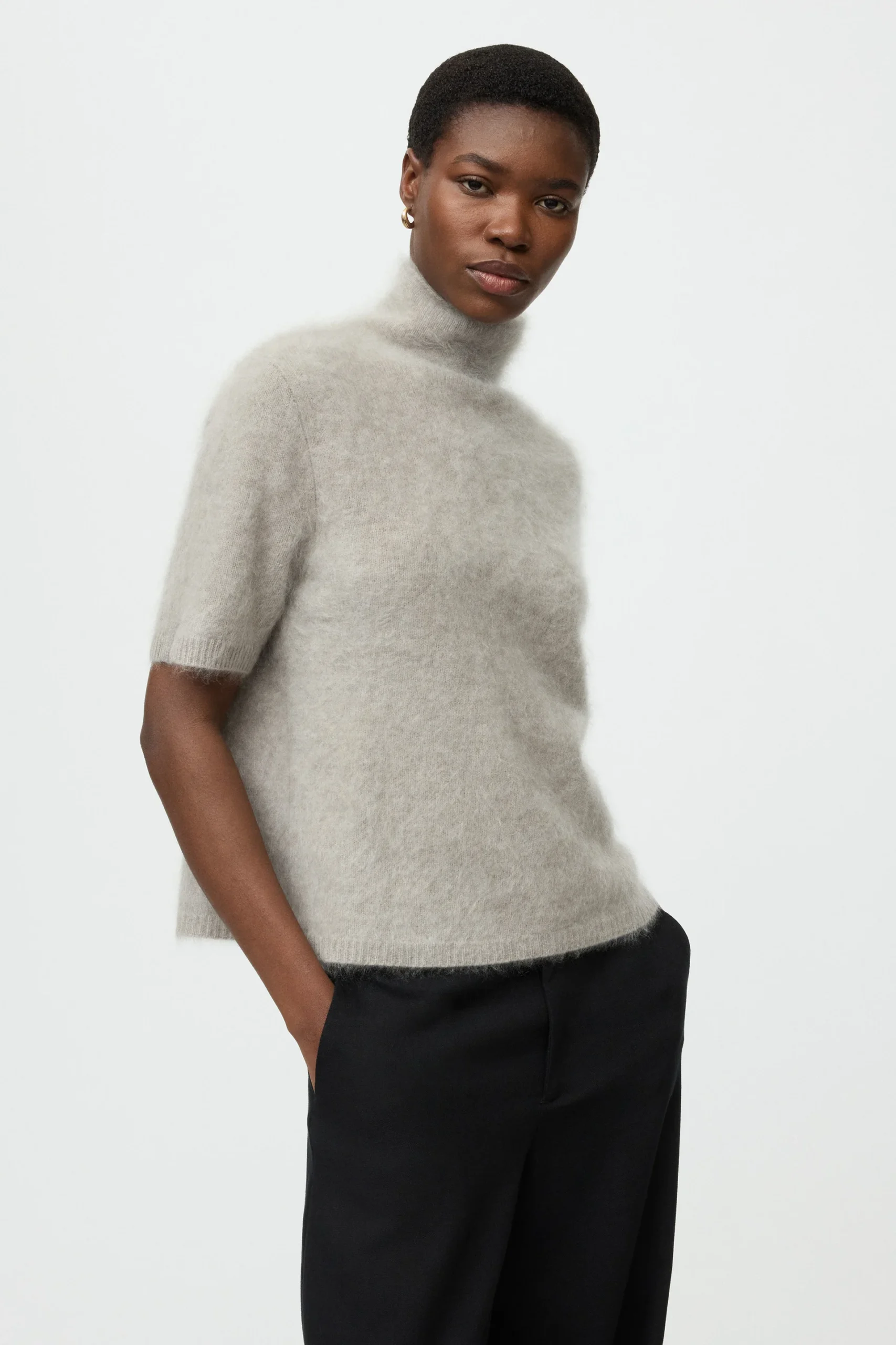 Soft Goat - Brushed Short Sleeve Turtleneck Greige