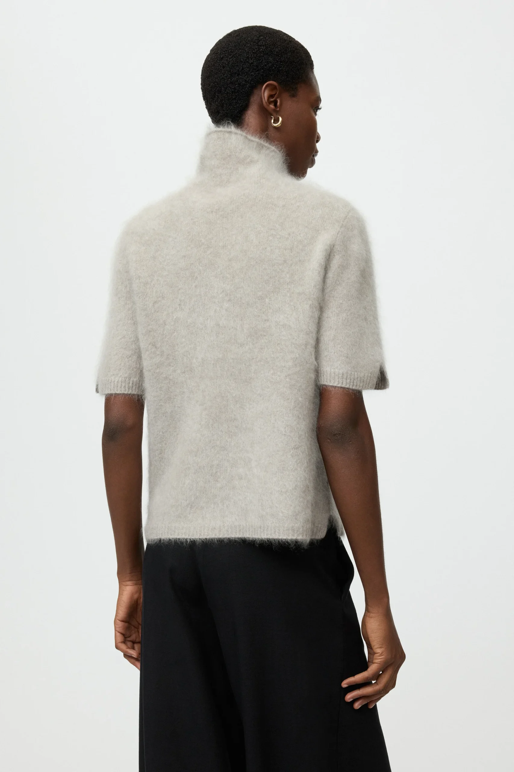 Soft Goat - Brushed Short Sleeve Turtleneck Greige