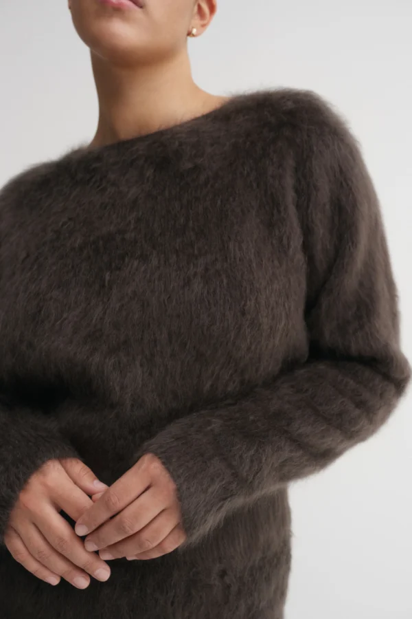 Almada Label - Zoe Crewneck Sweater Chocolate