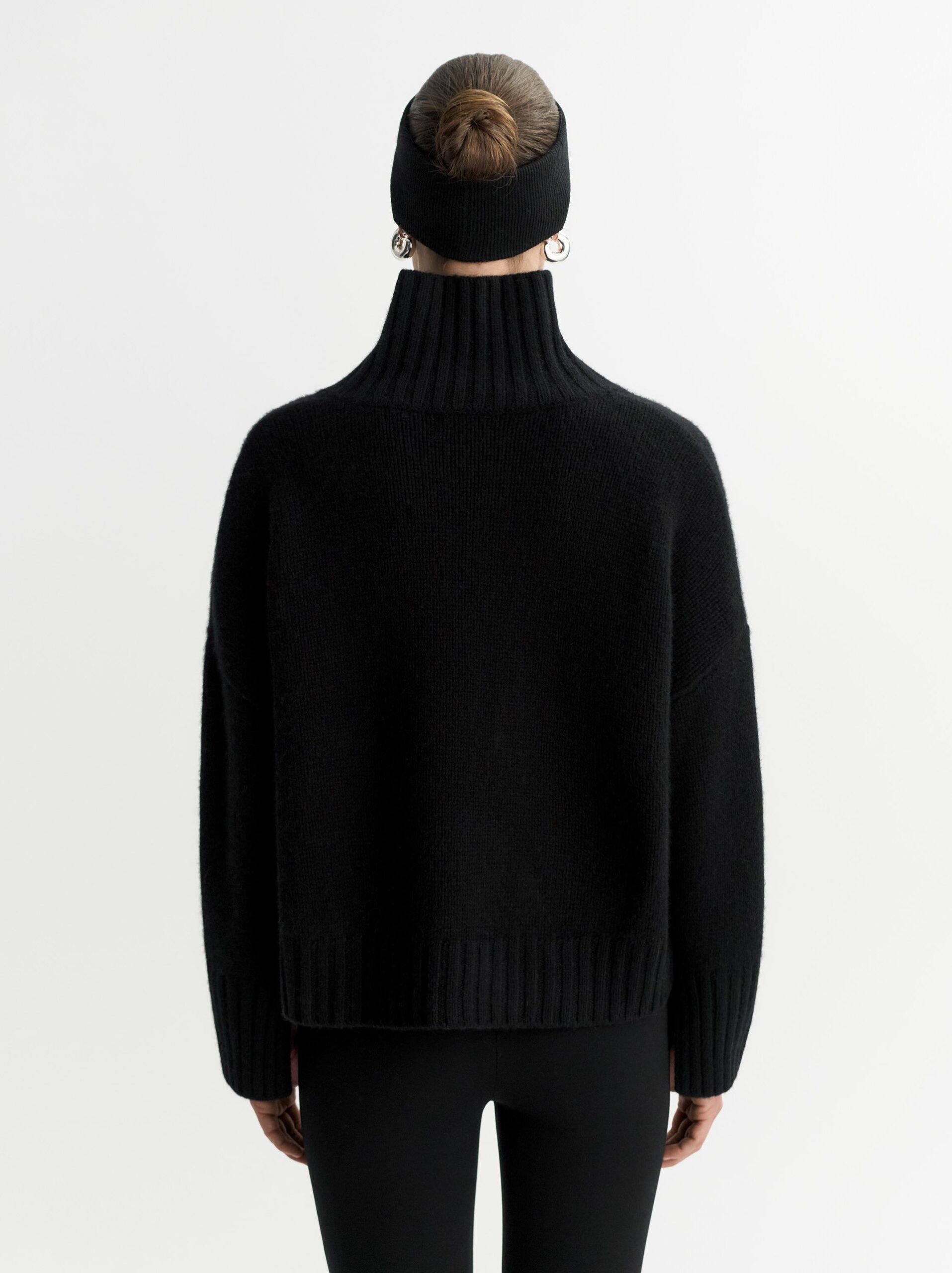 Soft Goat - Girlfriend Turtleneck Black