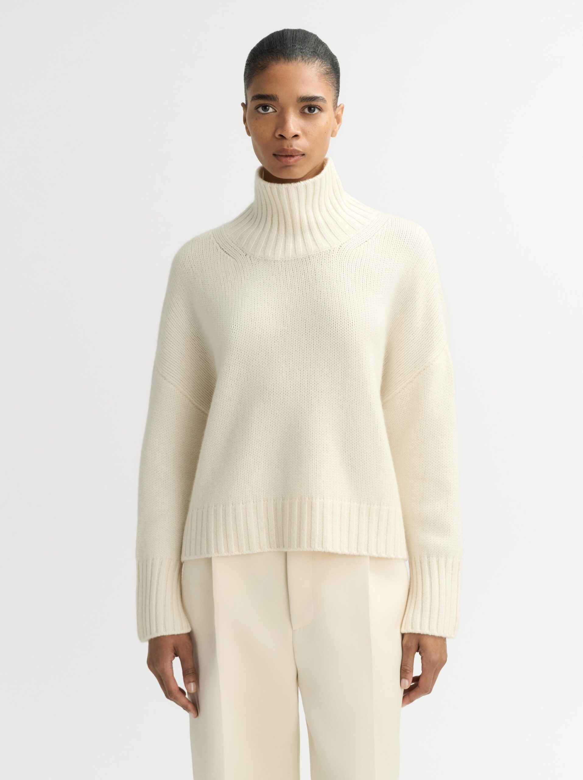 Soft Goat - Girlfriend Turtleneck Feather White