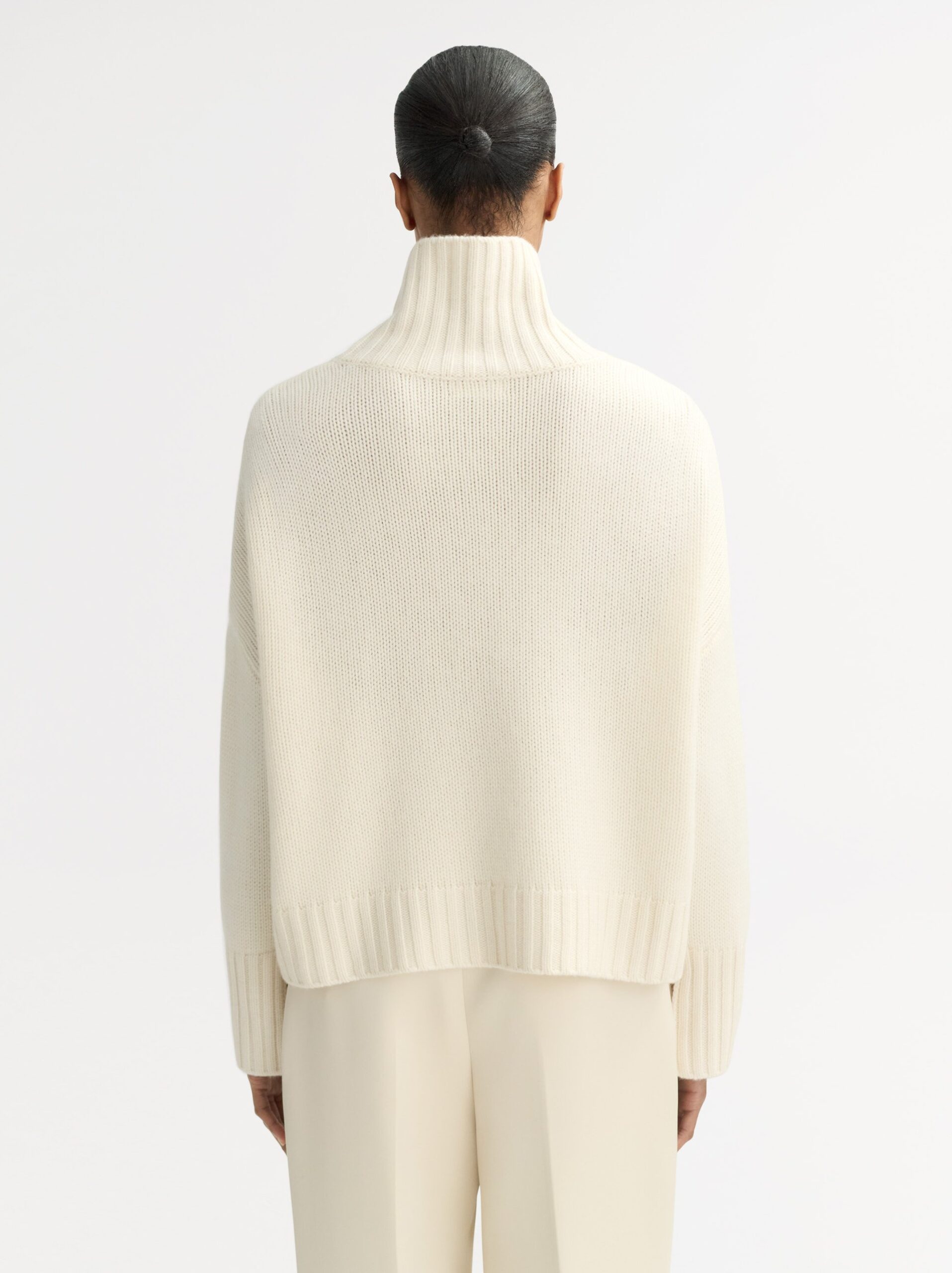 Soft Goat - Girlfriend Turtleneck Feather White