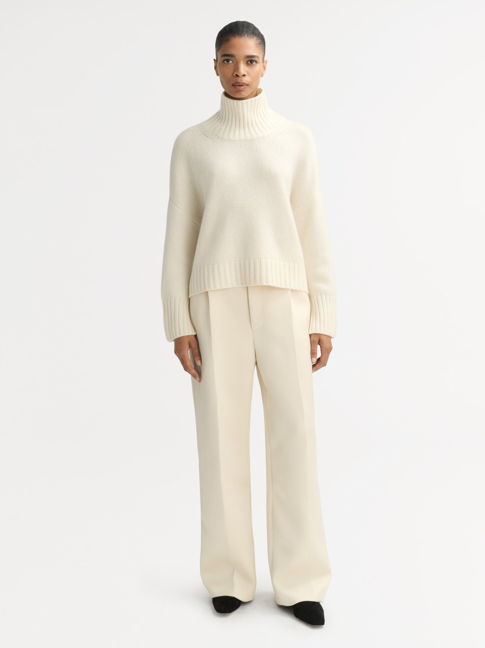 Soft Goat - Girlfriend Turtleneck Feather White