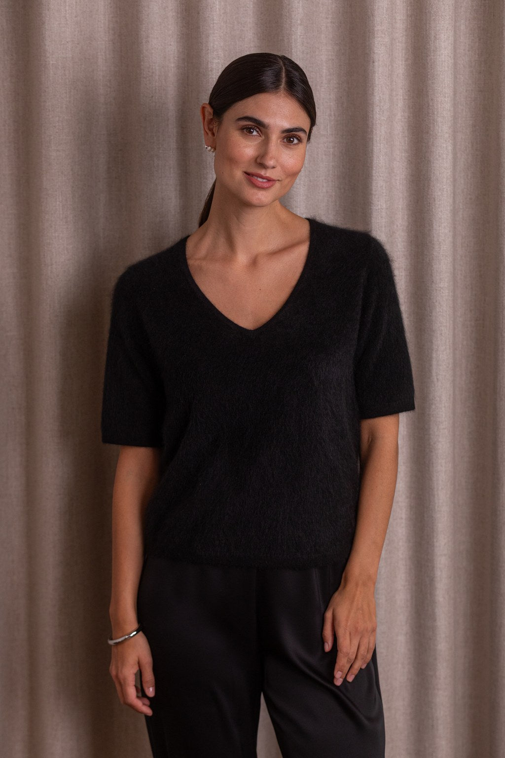 Original Story - Short-Sleeved Cashmir Sweater With V-Neck Black