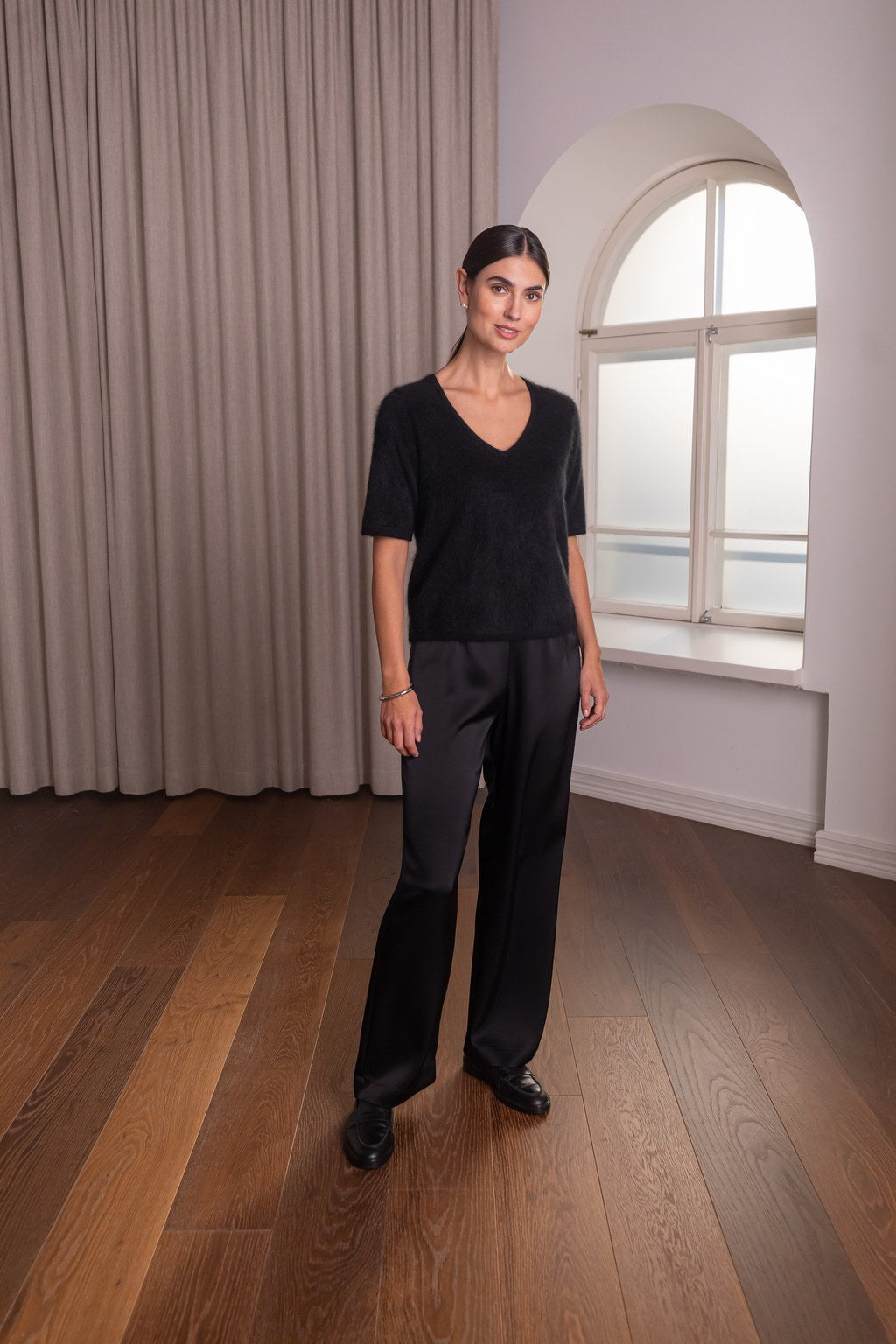 Original Story - Short-Sleeved Cashmir Sweater With V-Neck Black