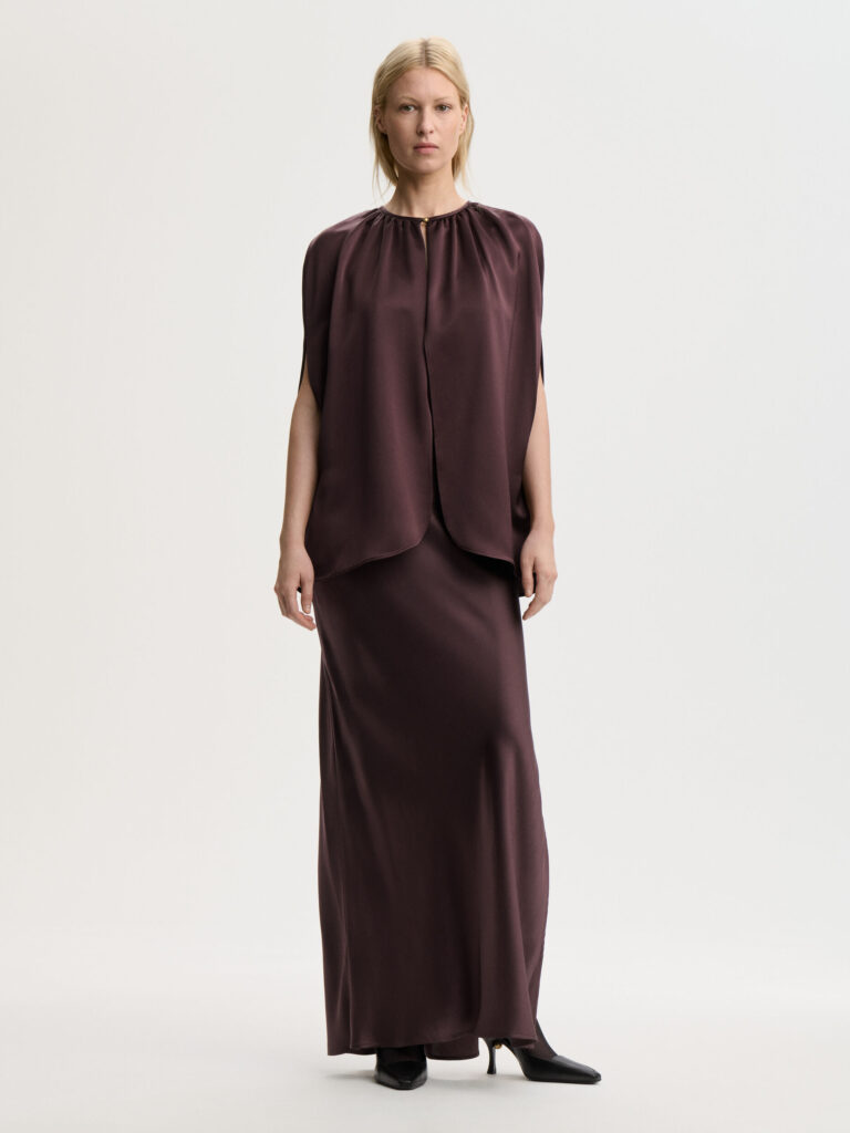 By Malene Birger - Dallias Satin Cape Aubergine