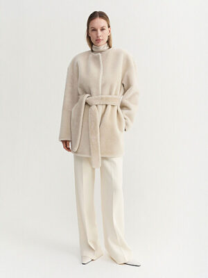 Almada Label - Sasha Short Shearling Vanilla