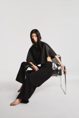 Envelope 1976 - Zoe Cape Black