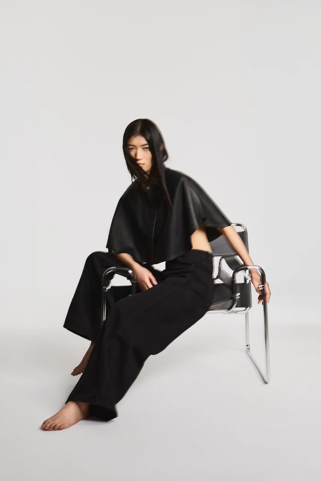 Envelope 1976 - Zoe Cape Black