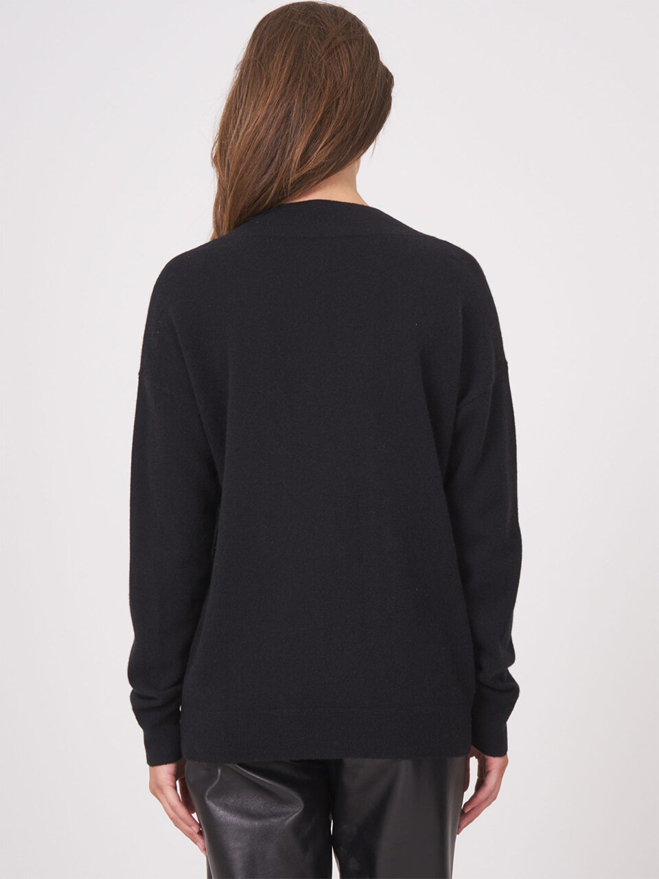Repeat Cashmere - Basic Cashmere V-Neck Sweater